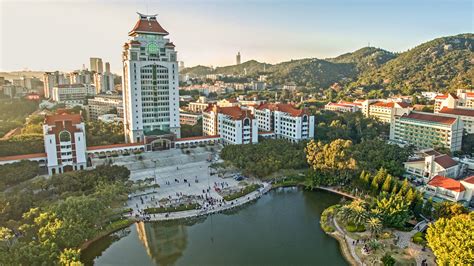 廈門大學旅遊多久：探索這座學府之城，時光仿佛凝固於校園的每個角落